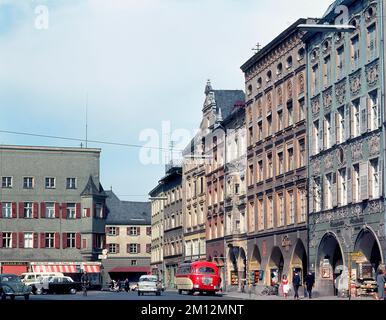 Max-Josefs-Platz mit Mittertor, Rosenheim, Oberbayern, Bayern, Deutschland, Foto vor 1970, Europa Stockfoto