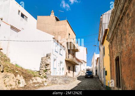 Weiß getünchte Architektur der Bergregion Monchique, Algarve, Portugal, Europa Stockfoto