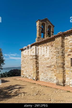 Kirche St. Michael der Erzengel, Pieve di San Michele Arcangelo, Isola Maggiore, Lago Trasimeno, Umbrien, Italien, Europa Stockfoto