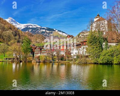 Schloss Werdenberg mit Altstadt am Werdenberger See, Werdenberg, Grabs, Kanton St. Gallen, Schweiz, Europa Stockfoto