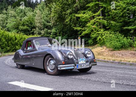 Bad König, Hessen, Deutschland, Jaguar XK 140 DHC, 1956 gebaut, 3,4 Liter Verdrängung beim Oldtimer-Festival. Stockfoto