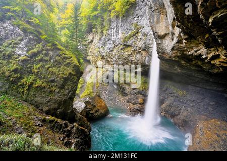 Berglistüber-Wasserfall, Linthal, Kanton Glarus, Schweiz, Europa Stockfoto