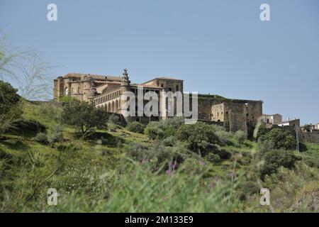 Blick auf das Kloster Convento de San Benito, Alcantara, Extremadura, Spanien, Europa Stockfoto