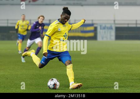 Beverens Taofeek Ismaheel in Aktion während eines Fußballspiels zwischen SK Beveren und RSCA Anderlecht Futures (U23), Freitag, den 09. Dezember 2022 in Beveren-Waas, am 17. Tag der 1B. Division der belgischen Meisterschaft „Challenger Pro League“ von 2022-2023. BELGA FOTO KURT DESPLENTER Kredit: Belga News Agency/Alamy Live News Stockfoto