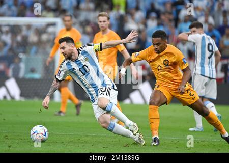 Lionel MESSI (ARG), Action, Duels versus TIMBER Jurrien (NED). Viertelfinale, Viertelfinale, Game 57, Niederlande (NED) - Argentinien (ARG) am 9.. Dezember 2022, Lusail Stadium Fußball-Weltmeisterschaft 20122 in Katar ab November 20.. - 18.12.2022 Stockfoto