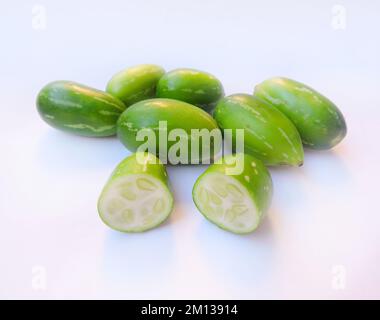 Ivy Gourd (Coccinia grandis), auch bekannt als Scharlachkrokodil, Tindora und Kowai, ist eine tropische Reben der Familie Cucurbitaceae. Hauptsächlich in Indien zu finden. Stockfoto