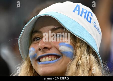 Doha, Katar. 09.. Dezember 2022. DOHA (KATAR), 12. Oktober 09/2022 – WELTMEISTERSCHAFT/NIEDERLANDE gegen ARGENTINIEN – Fans beim Spiel zwischen den Niederlanden und Argentinien für das Viertelfinale der Katar-Weltmeisterschaft 2022/FIFA, im Lusail-Stadion, diesen Freitag in Doha (09). Foto: Alexandre Brum/AG. Rahmen 31119 (Alexandre Brum/AG. Enquadrar/SPP) Kredit: SPP Sport Press Photo. Alamy Live News Credit: SPP Sport Press Photo. Alamy Live News Stockfoto