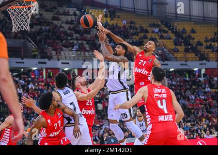 Athen, Lombardei, Griechenland. 9.. Dezember 2022. 25 JORDAN MICKEY von Virtus Segafredo Bologna während der Euroleague-Runde 12, Spiel zwischen Olympiacos Piraeus und Virtus Segafredo Bologna im Friedens- und Freundschaftsstadion am 9. Dezember 2022 in Athen, Griechenland. (Kreditbild: © Stefanos Kyriazis/ZUMA Press Wire) Kredit: ZUMA Press, Inc./Alamy Live News Stockfoto