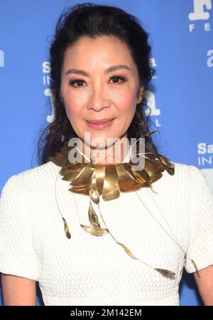 Santa Barbara, Kalifornien 9.. Dezember 2022. Michelle Yeoh beim Santa Barbara International Film Festival 15. Annual Kirk Douglas Award for Excellence in Film zu Ehren von Michelle Yeoh im Ritz-Carlton Bacara, Santa Barbara, Kalifornien. 9. Dezember 2022. Kredit: Faye Sadou/Media Punch/Alamy Live News Stockfoto