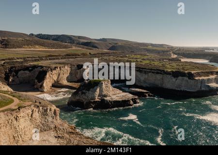 Die Haifischflossen-Felsformation in Davenport, Kalifornien Stockfoto