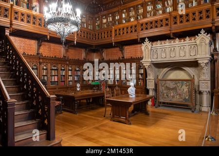 SANKT PETERSBURG, RUSSLAND - 17. FEBRUAR 2022: Persönliche Bibliothek des russischen Kaisers Nicholas II. Im Winterpalast Stockfoto