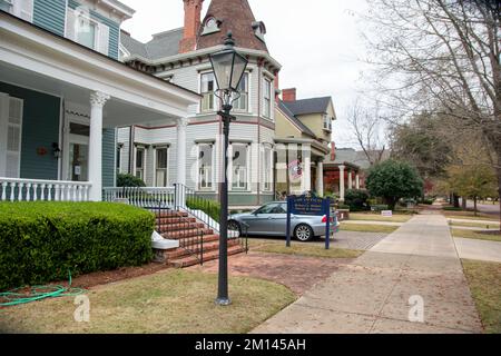 Columbus ist die zweitgrößte Stadt in Georgia, USA, und hat eine lange Geschichte. Es liegt am Ufer des Chattahoochee River. Stockfoto