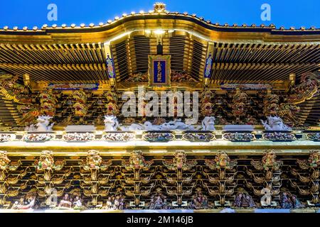 Golden Yomeimon Gate am Toshogu-Schrein in Nikko Japan aus nächster Nähe. Japanische Übersetzung: Universität Tokio Stockfoto