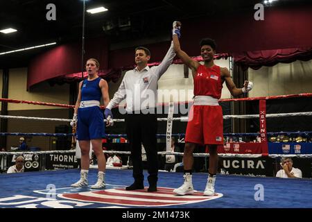 Lubbock, TX, USA. 9.. Dezember 2022. Stacia Suttles aus Philadelphia, Pennsylvania, wird durch Entscheidung und Aufstieg ins Finale zur Gewinnerin des Elite Female 146lb Wettbewerbs erklärt. (Kreditbild: © Adam DelGiudice/ZUMA Press Wire) Kredit: ZUMA Press, Inc./Alamy Live News Stockfoto