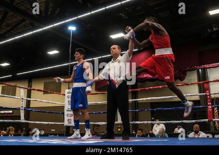 Lubbock, TX, USA. 9.. Dezember 2022. Dedrick Crocklem aus Tacoma, WA, feiert, nachdem er zum Gewinner seines Elite Male 139lb-Spiels erklärt wurde. (Kreditbild: © Adam DelGiudice/ZUMA Press Wire) Kredit: ZUMA Press, Inc./Alamy Live News Stockfoto