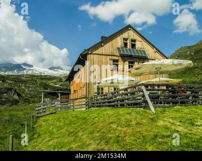 Das Bild ist vom deutschen Alpenclub DAV Sektion Oberland, der Johannis Hut in der Venediger Gruppe der Berge, bekannt als Venedig der Alpen. Stockfoto