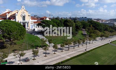 LISSABON, PORTUGAL - OKTOBER 25: Ein Blick aus der Vogelperspektive auf den Parque Eduardo VII am 25. Oktober 2022 in Lissabon, Portugal. Stockfoto