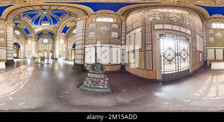 360 Grad Panorama Ansicht von Mailand Lombardei Italien. Monumentaler Friedhof. Die Famedio (Hall of Fame) mit dem Grab des Schriftstellers Alessandro Manzoni