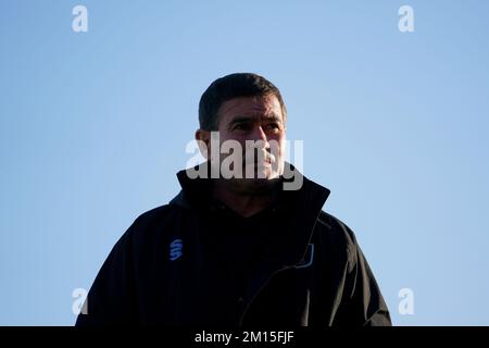 Mansfield Town Manager Nigel Clough kommt vor dem Sky Bet League 2 Spiel im Lamex Stadium in Stevenage. Foto: Samstag, 10. Dezember 2022. Stockfoto