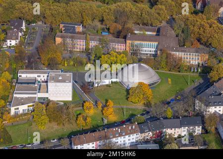 Luftaufnahme, Zeiss Planetarium Bochum und Synagoge Jüdisches Leben in Bochum und Hildegardis Gymnasium im Grumme-Viertel in Bochum, Ruhrgebiet, Nord-RHI Stockfoto