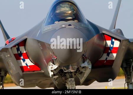 Ein Lockheed Martin F-35C Lightning II US Navy ,Grim Reapers' Düsenjäger vom Luftwaffenstützpunkt Eglin, Florida, USA, auf der 2017 Airshow London. Stockfoto