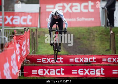 Der belgische Jens Adams wurde während des Men-Elitenrennen von The Exact Cross Essen, Stufe 4 (von 8) im Exact Cross Cyclocross-Wettbewerb, Samstag, den 10. Dezember 2022, in Essen in Aktion gezeigt. BELGA FOTO KRISTOF VAN ACCOM Kredit: Belga News Agency/Alamy Live News Stockfoto
