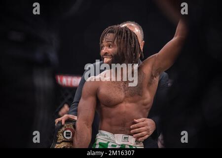 Uncasville, Ct, Usa. 09.. Dezember 2022. Mohegan Sun Casino Uncasville, CT - DEZEMBER 9: Raufeon Stots besiegt Danny Sabatello im Rahmen einer Split Decision (48-47 X2 45-50 X1), um der Interims-Bantamweight-Champion zu bleiben und am 9. Dezember 2022 in Uncasville, CT, USA zum Grand Prix Final bei Bellator 289 im Mohegan Sun Casino aufzusteigen. (Foto: Matt Davies/PxImages) (Matt Davies/SPP) Kredit: SPP Sport Press Photo. Alamy Live News Stockfoto