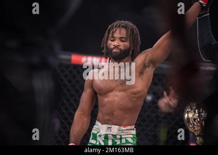 Uncasville, Ct, Usa. 09.. Dezember 2022. Mohegan Sun Casino Uncasville, CT - DEZEMBER 9: Raufeon Stots besiegt Danny Sabatello im Rahmen einer Split Decision (48-47 X2 45-50 X1), um der Interims-Bantamweight-Champion zu bleiben und am 9. Dezember 2022 in Uncasville, CT, USA zum Grand Prix Final bei Bellator 289 im Mohegan Sun Casino aufzusteigen. (Foto: Matt Davies/PxImages) (Matt Davies/SPP) Kredit: SPP Sport Press Photo. Alamy Live News Stockfoto