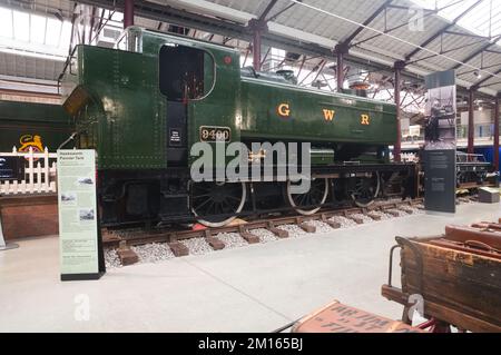 Hawksworth Pannier Tank Engine, ein Shunter, erhalten im Swindon Dampfeisenbahnmuseum Stockfoto