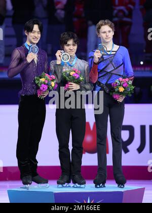 Turin, Italien. 10.. Dezember 2022. The Podium of Senior Men during 2022 ISU Skating Grand Prix Finals - Day3, Ice Sports in Turin, Italien, Dezember 10 2022 Kredit: Independent Photo Agency/Alamy Live News Stockfoto