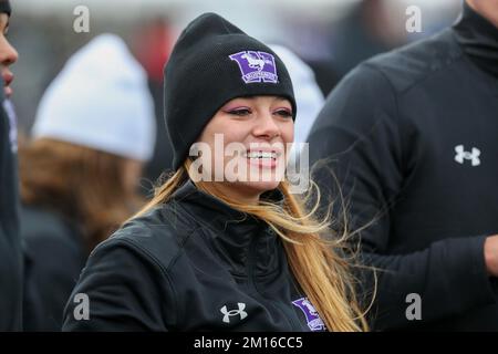 Okt. 31 2022, London, Ontario, Kanada. Laval Rouge oder besiege die Western Mustangs 27-20, um den Mitchell Bowl zu gewinnen. Westliche Cheerleaderin. Luke Durda/Alam Stockfoto