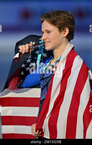 Senior Men Awards, Ilia MALININ (USA) dritter Platz während der Siegeszeremonie beim ISU Grand Prix of Figure Skating Final 2022 in Palavela am 10. Dezember 2022 in Torino, Italien. Kredit: Raniero Corbelletti/AFLO/Alamy Live News Stockfoto