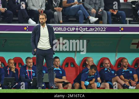 Al-Khor, Katar. 10.. Dezember 2022. 10.. Dezember 2022: Al-Bayt Stadium, Al Khor, Katar: FIFA Fußball-Weltmeisterschaft, Viertelfinale, England gegen Frankreich: Coach Gareth Southgate of England Credit: Action Plus Sports Images/Alamy Live News Stockfoto