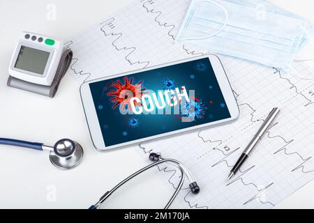 Tablet-pc und Arztgeräte auf weißer Oberfläche Stockfoto