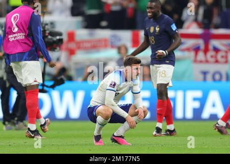 Al-Khor, Katar. 11.. Dezember 2022. Mason Mount of England ist enttäuscht, nachdem er am 10. Dezember 2022 beim FIFA World Cup Qatar 2022 Quarter Final Match zwischen England und Frankreich im Al Bayt Stadium, Al Khor, Katar, gegen Frankreich verloren hat. Foto von Peter Dovgan. Nur redaktionelle Verwendung, Lizenz für kommerzielle Verwendung erforderlich. Keine Verwendung bei Wetten, Spielen oder Veröffentlichungen von Clubs/Ligen/Spielern. Kredit: UK Sports Pics Ltd/Alamy Live News Stockfoto