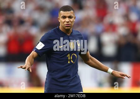 Al-Khor, Katar. 10.. Dezember 2022. Kylian Mbappe von Frankreich reagiert während des Viertelfinalspiels der FIFA-Weltmeisterschaft 2022 im Al Bayt Stadium in Al Khor, Katar, am 10. Dezember 2022. Foto: Chris Brunskill/UPI Credit: UPI/Alamy Live News Stockfoto