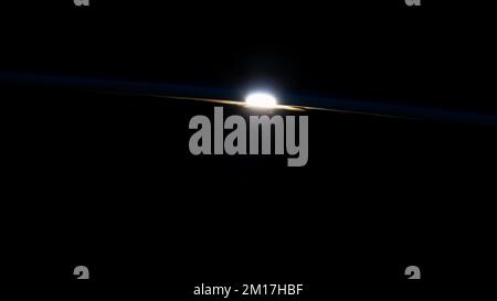 Strahlen eines orbitalen Sonnenuntergangs durch den Horizont der Erde. Sonnenuntergang über dem Planeten im Weltraum. Elemente dieses Bildes, die von der NASA eingerichtet wurden. Stockfoto