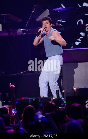 Charlie Puth tritt am 9. Dezember 2022 auf der Bühne des iHeartRadio Z100 Jingle Ball 2022 auf, präsentiert von Capital One im Madison Square Garden in New York, New York. Foto: Jeremy Smith/imageSPACE/MediaPunch Stockfoto