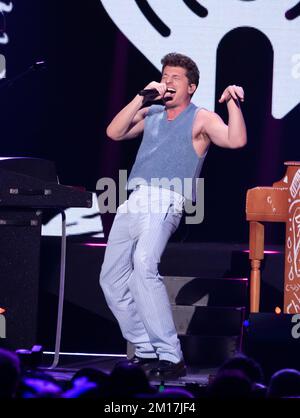 Charlie Puth tritt am 9. Dezember 2022 auf der Bühne des iHeartRadio Z100 Jingle Ball 2022 auf, präsentiert von Capital One im Madison Square Garden in New York, New York. Foto: Jeremy Smith/imageSPACE/MediaPunch Stockfoto