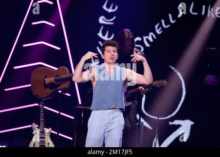 Charlie Puth tritt am 9. Dezember 2022 auf der Bühne des iHeartRadio Z100 Jingle Ball 2022 auf, präsentiert von Capital One im Madison Square Garden in New York, New York. Foto: Jeremy Smith/imageSPACE/MediaPunch Stockfoto