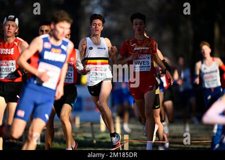 Piemonte, Italien. 11.. Dezember 2022. Der belgische Simon Jeukenne spielte am Sonntag, den 11. Dezember 2022 in Piemont, Italien, während des Herrenrenrenrenrenrenrenrenrenns U20 bei den European Cross Country Championships in Aktion. BELGA FOTO JASPER JACOBS Kredit: Belga News Agency/Alamy Live News Stockfoto