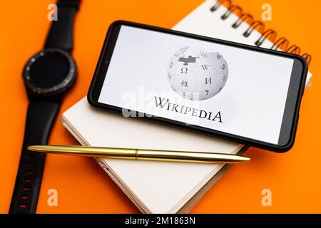 In dieser Abbildung wird ein Wikipedia-Logo auf einem Smartphone angezeigt. (Foto: Mateusz Slodkowski / SOPA Images/Sipa USA) Stockfoto