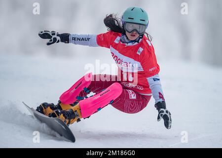 Winterberg, Deutschland. 10.. Dezember 2022. Snowboard, Weltmeisterschaft, Qualifikation, Individuell, Parallel Slalom, Frauen. Weronika Dawidek (Polen) in Aktion. Kredit: Marius Becker/dpa/Alamy Live News Stockfoto