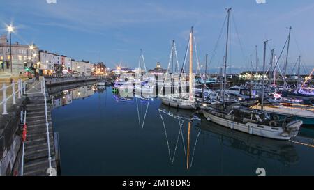 Ramsgate Harbour - jährliche Weihnachtsbeleuchtung im Jachthafen Stockfoto