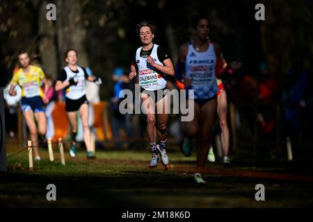 Piemonte, Italien. 11.. Dezember 2022. Belgische Eline Dalemans, die am Sonntag, den 11. Dezember 2022, in Piemont (Italien) während des Frauenrennen bei den europäischen Cross Country Championships in Aktion gezeigt wurden. BELGA FOTO JASPER JACOBS Kredit: Belga News Agency/Alamy Live News Stockfoto