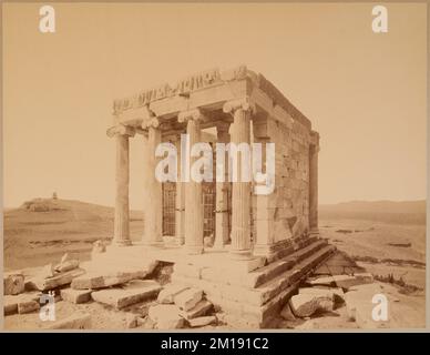 Tempel der Nike Aporos oder Wingless Victory, Athen , griechische Tempel, archäologische Stätten, Tempel der Athena Nike Athens, Griechenland. Nicholas Catsimpoolas Kollektion Stockfoto