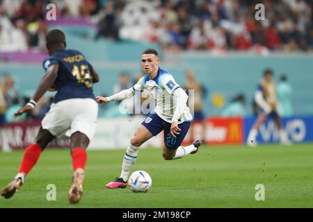 Al-Khor, Katar. 10.. Dezember 2022. Phil Foden (eng) Fußball : FIFA Weltmeisterschaft Katar 2022. Viertelfinalspiel zwischen England 1-2 Frankreich im Al Bayt Stadion in Al Khor, Katar . Kredit: Mutsu Kawamori/AFLO/Alamy Live News Stockfoto