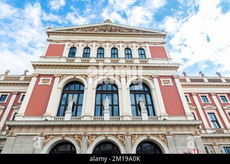 Wien, Osterreich - 14. Oktober 2022: Fassade des Klassischen Konzerte im Wiener Musikverein in Wien Stockfoto
