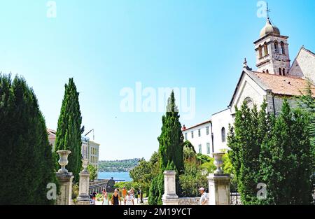 Blick auf Gärten, Straßen und Gassen von Zadar, Dalmatien in Kroatien, Europa Stockfoto