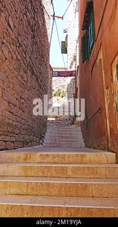 Blick auf Gärten, Straßen und Gassen von Zadar, Dalmatien in Kroatien, Europa Stockfoto